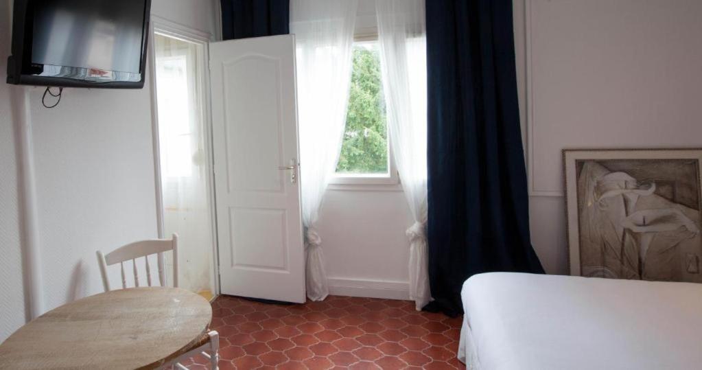 Hotel MOODz Pont-Eveque Zewnętrze zdjęcie