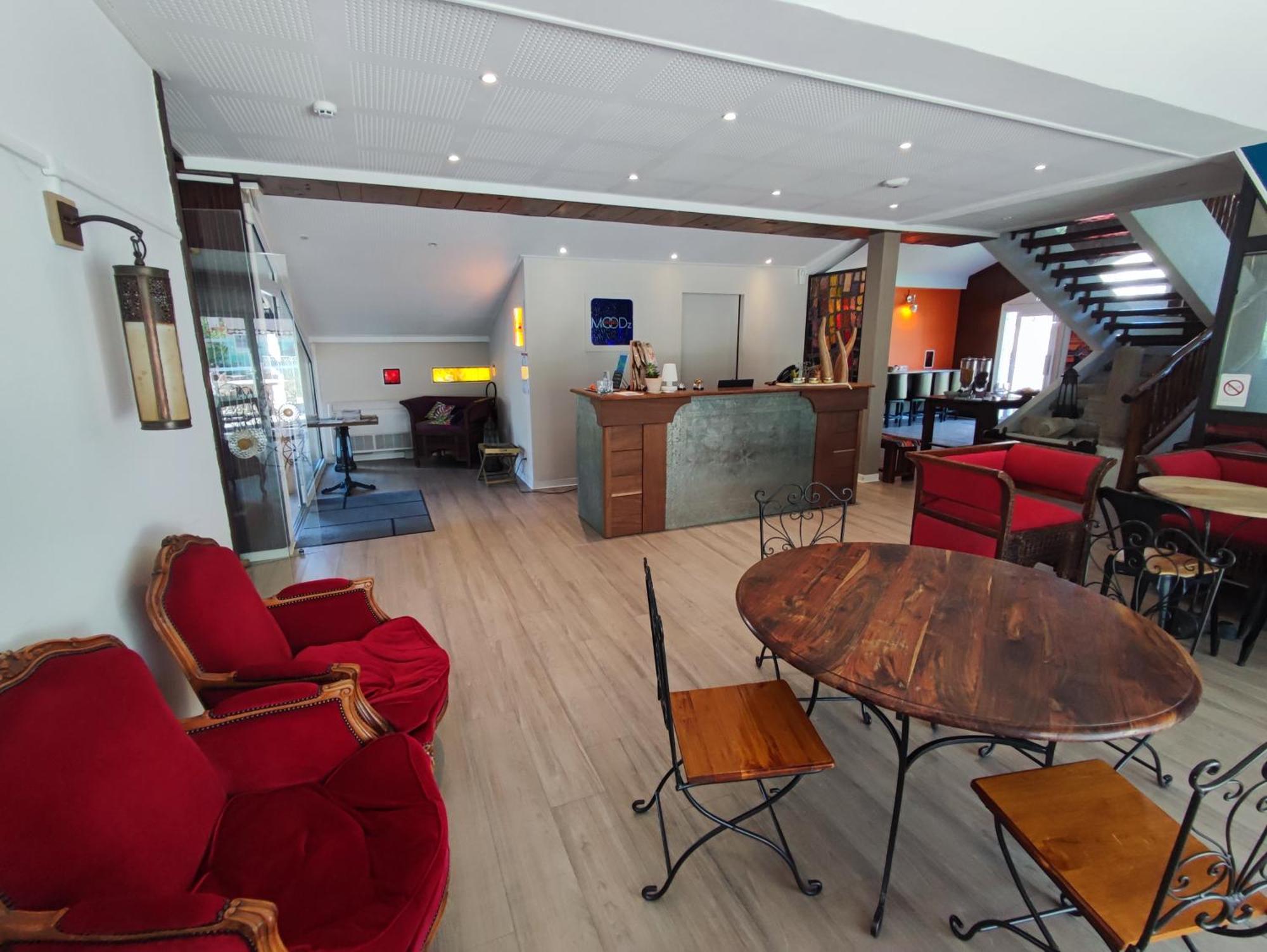 Hotel MOODz Pont-Eveque Zewnętrze zdjęcie