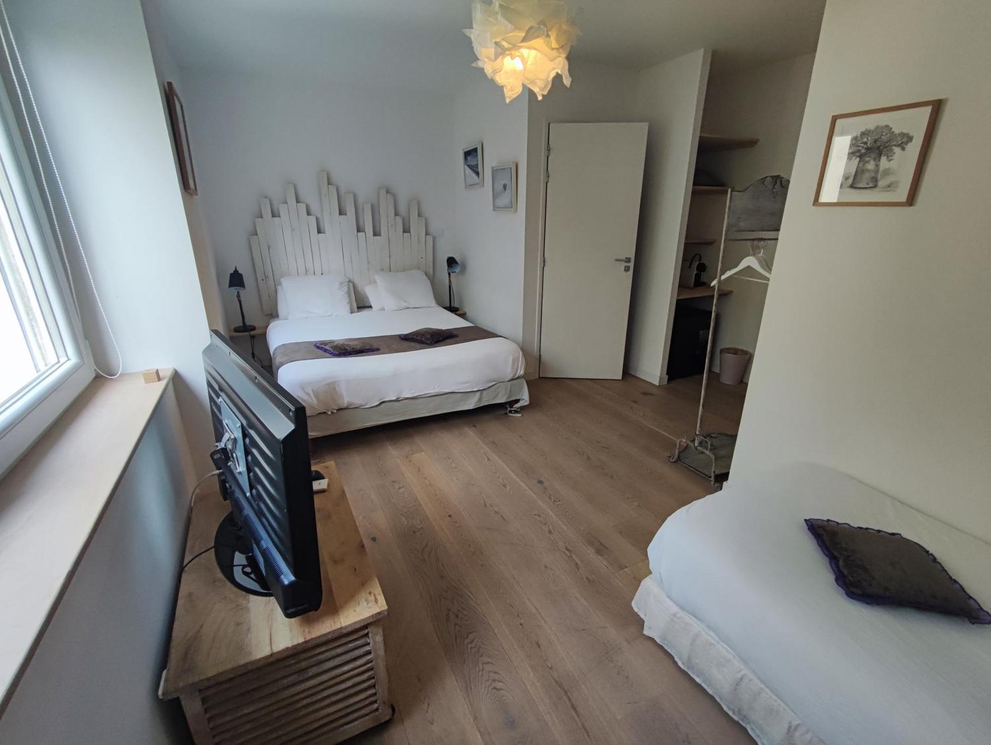 Hotel MOODz Pont-Eveque Zewnętrze zdjęcie