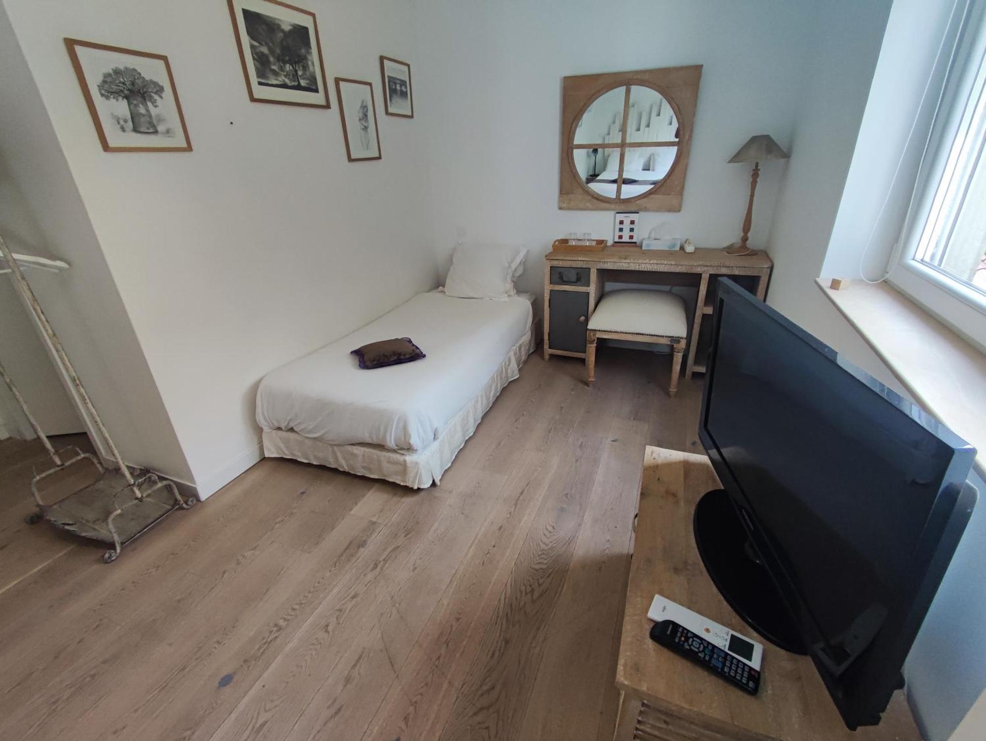 Hotel MOODz Pont-Eveque Zewnętrze zdjęcie