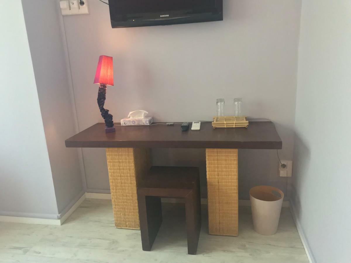Hotel MOODz Pont-Eveque Zewnętrze zdjęcie